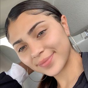 Meet your Posher, Esther